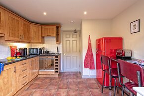 A very British house to stay 3 Bedroom