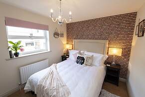 A very British house to stay 3 Bedroom