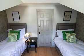 A very British house to stay 3 Bedroom