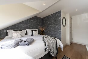 A very British house to stay 3 Bedroom