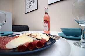 Karah Suites - Church Road I