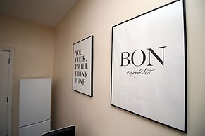 Karah Suites - Church Road I