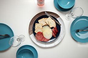 Karah Suites - Church Road I