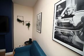 Karah Suites - Church Road I