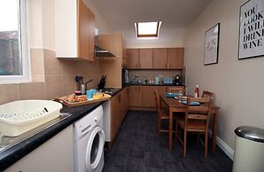 Karah Suites - Church Road II