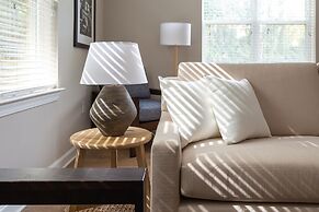 Kasa FreeMoreWest Charlotte