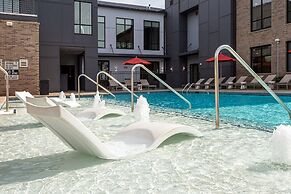 Kasa FreeMoreWest Charlotte