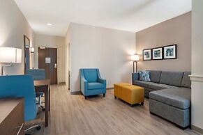 Comfort Suites Grandview - Kansas City