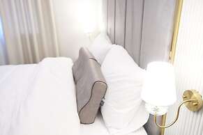 Den Basta Signature Hotel