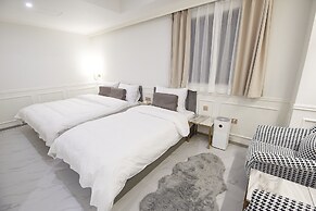 Den Basta Signature Hotel