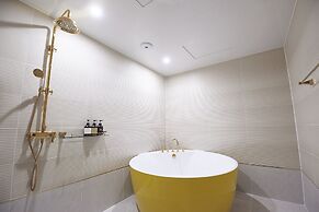 Den Basta Signature Hotel