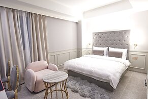 Den Basta Signature Hotel