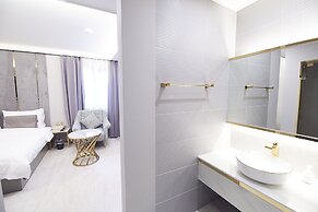 Den Basta Signature Hotel