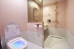 Den Basta Signature Hotel