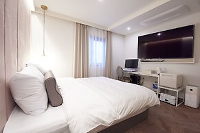 Den Basta Signature Hotel