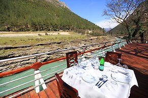 Hotel Gryka e Kelcyres