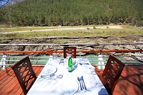 Hotel Gryka e Kelcyres