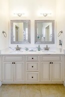 Penthouse Gem. All New! 3 Bedroom Condo by Redawning