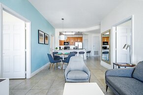 Penthouse Gem. All New! 3 Bedroom Condo by Redawning