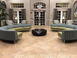 Penthouse Gem. All New! 3 Bedroom Condo by Redawning