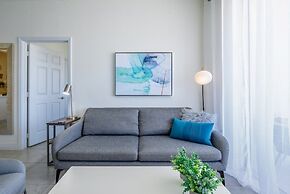 Penthouse Gem. All New! 3 Bedroom Condo by Redawning