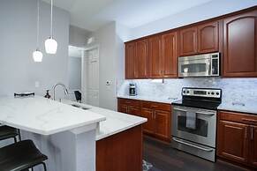 Penthouse Next To Convention Center & Universal 3 Bedroom Condo by Red