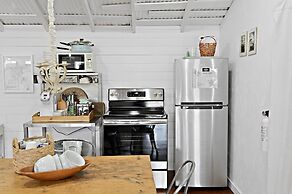 Gausthaus 402 1 Bedroom Cottage by RedAwning