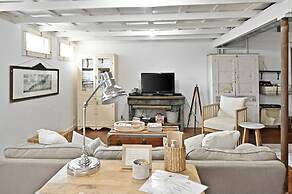 Gausthaus 402 1 Bedroom Cottage by RedAwning