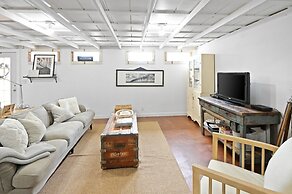 Gausthaus 402 1 Bedroom Cottage by RedAwning