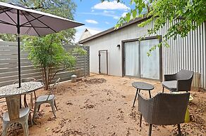 Gausthaus 402 1 Bedroom Cottage by RedAwning