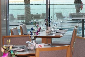 Grand Swiss-Belhotel Waterfront Seef
