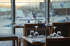 Grand Swiss-Belhotel Waterfront Seef