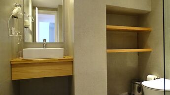 Valmar Hotel