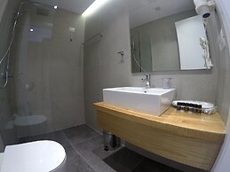 Valmar Hotel