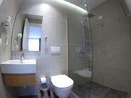 Valmar Hotel