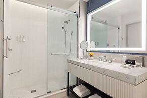 106 Jefferson Huntsville, Curio Collection by Hilton