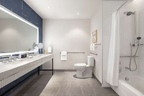 106 Jefferson Huntsville, Curio Collection by Hilton