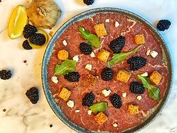 106 Jefferson Huntsville, Curio Collection by Hilton