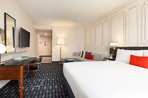 106 Jefferson Huntsville, Curio Collection by Hilton