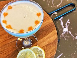 106 Jefferson Huntsville, Curio Collection by Hilton