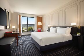 106 Jefferson Huntsville, Curio Collection by Hilton