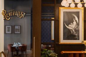 106 Jefferson Huntsville, Curio Collection by Hilton