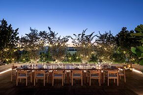 The Ray Hotel Delray Beach, Curio Collection by Hilton