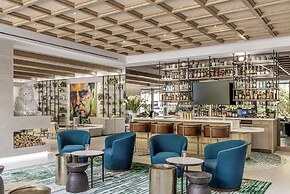 The Ray Hotel Delray Beach, Curio Collection by Hilton