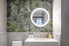 The Ray Hotel Delray Beach, Curio Collection by Hilton