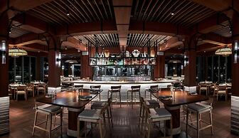 The Ray Hotel Delray Beach, Curio Collection by Hilton