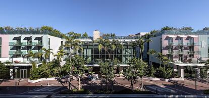 The Ray Hotel Delray Beach, Curio Collection by Hilton