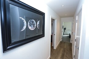 Exquisite One Bed Apartment