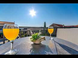 Room-all Saints Suites B&b Kastela - Dou