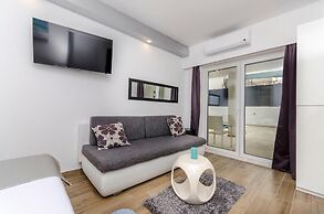 Room-all Saints Suites B&b Kastela